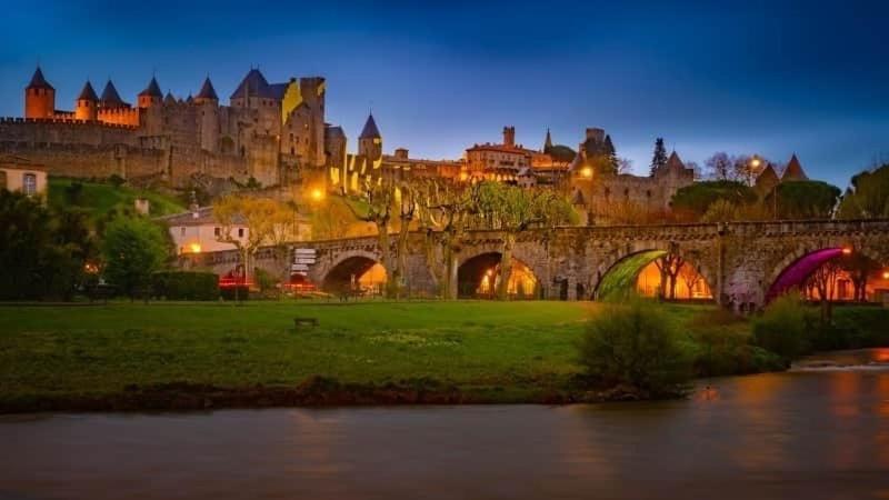 Bel Appartement Avec Cour Au Coeur De La Bastide Carcassonne Eksteriør billede