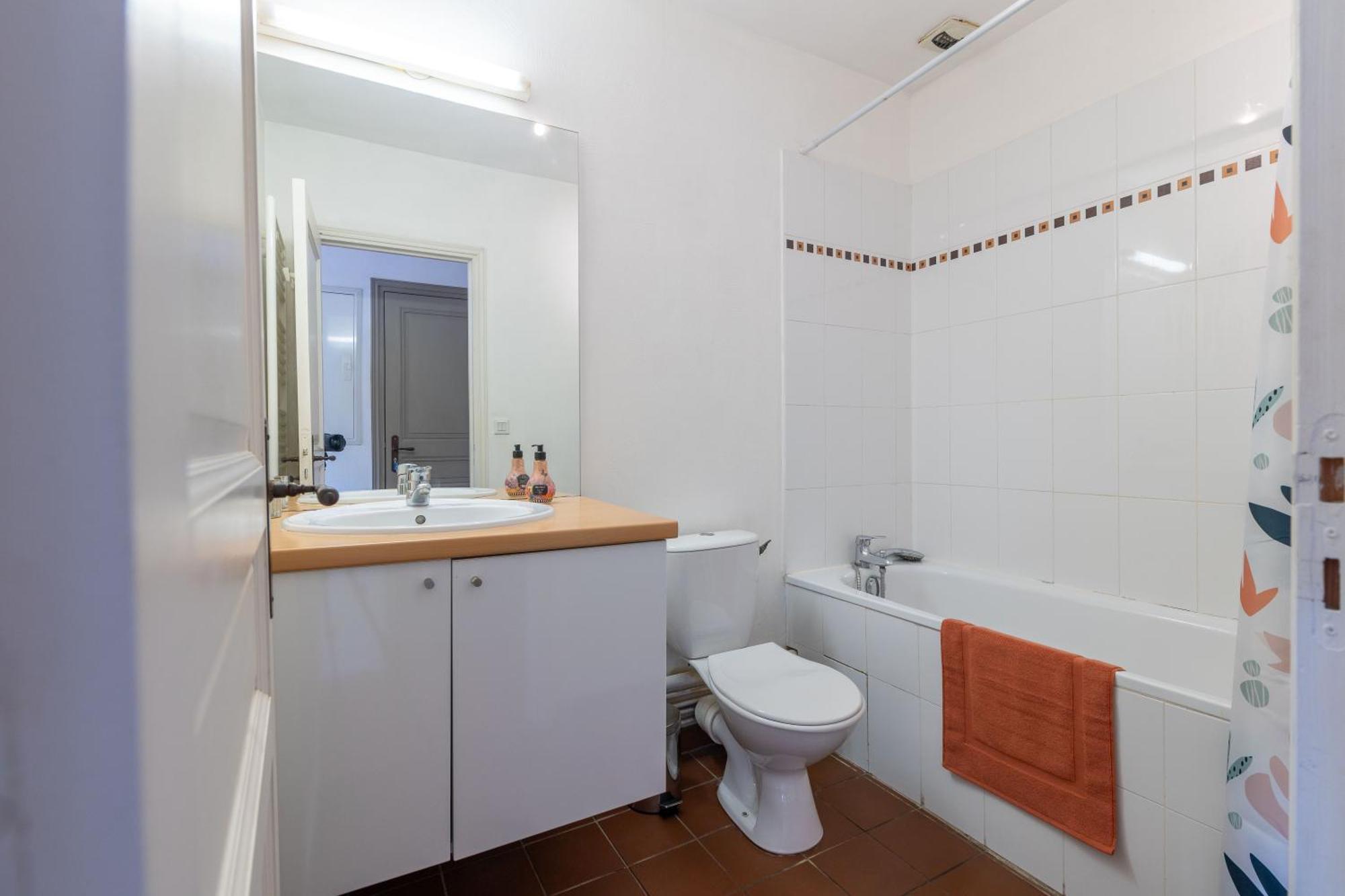 Bel Appartement Avec Cour Au Coeur De La Bastide Carcassonne Eksteriør billede