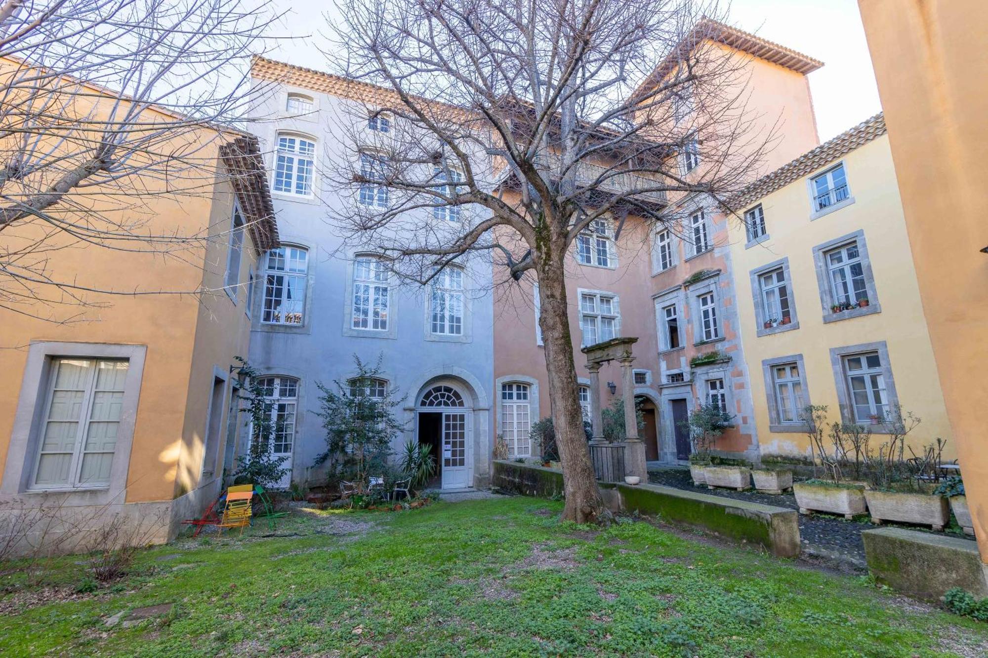 Bel Appartement Avec Cour Au Coeur De La Bastide Carcassonne Eksteriør billede